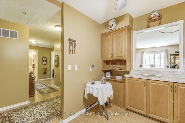 126 - 511 Gainsborough Rd, Condo with 2 bedrooms, 1 bathrooms and 1 parking in London ON | Image 5