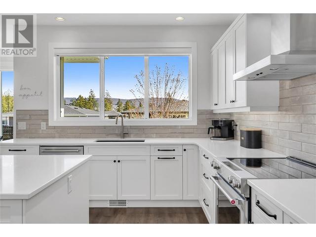99 Forest Edge Pl, House detached with 5 bedrooms, 3 bathrooms and 2 parking in Kelowna BC | Image 13