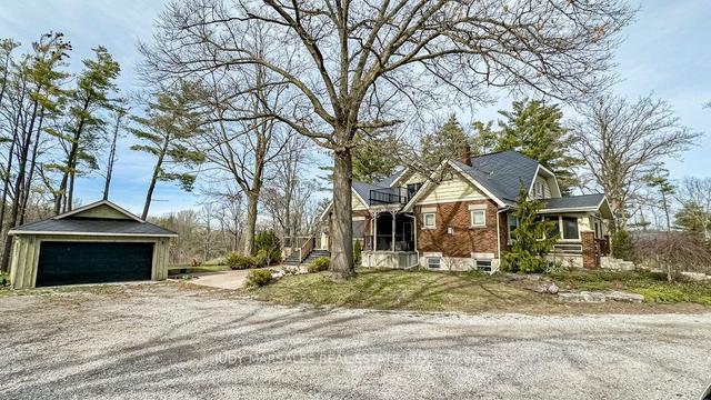 417 Queensway W, House detached with 5 bedrooms, 2 bathrooms and 8 parking in Norfolk County ON | Image 12