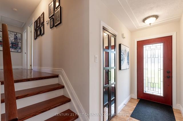43 Ewald Pl, House detached with 3 bedrooms, 2 bathrooms and 8 parking in London ON | Image 3