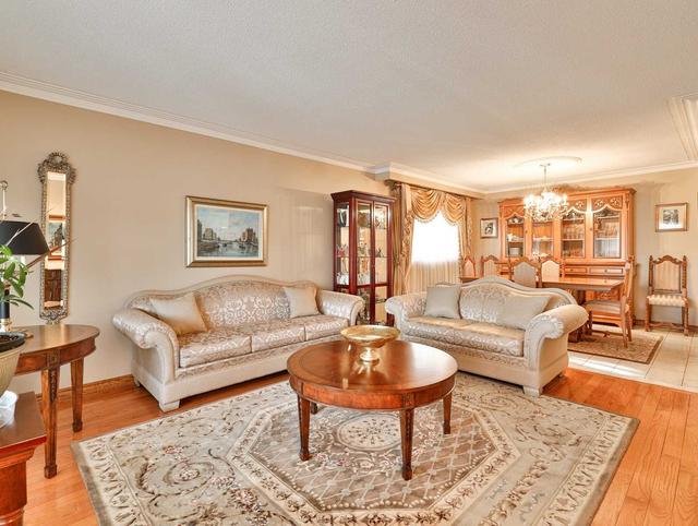 17 Hathor Cres, House detached with 4 bedrooms, 4 bathrooms and 6 parking in Toronto ON | Image 36