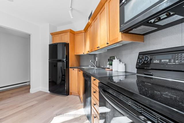 82 St Nicholas St, Townhouse with 1 bedrooms, 2 bathrooms and 1 parking in Toronto ON | Image 4