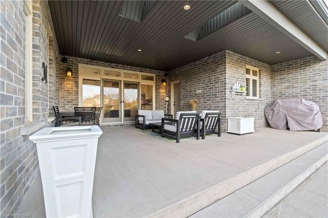 34 Sandalwood Cres, House detached with 4 bedrooms, 3 bathrooms and 7 parking in Niagara on the Lake ON | Image 18