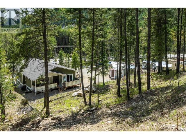 4820 33 Hwy, House detached with 5 bedrooms, 2 bathrooms and 6 parking in Kootenay Boundary E BC | Image 85