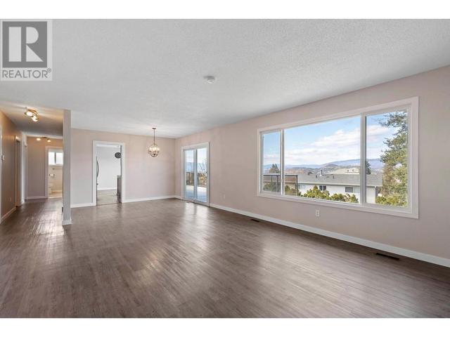 1750 Stayman Rd, House detached with 5 bedrooms, 2 bathrooms and 6 parking in Kelowna BC | Image 8