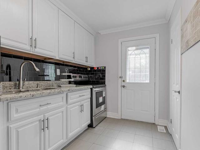 32 Gustav Cres, House detached with 4 bedrooms, 4 bathrooms and 5 parking in Toronto ON | Image 15