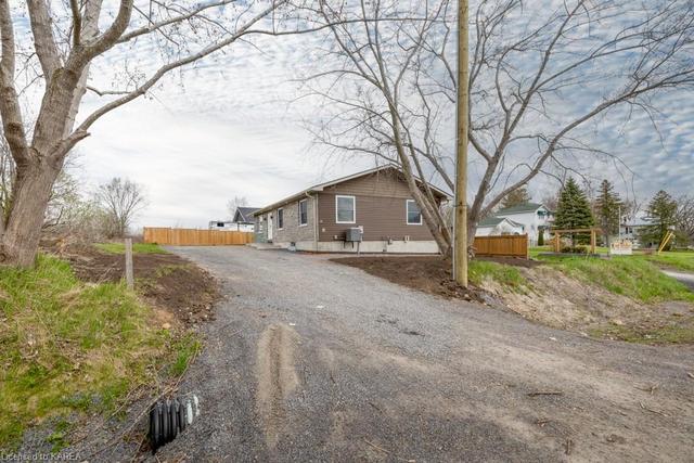 69 Main St, House detached with 3 bedrooms, 2 bathrooms and 6 parking in Deseronto ON | Image 23