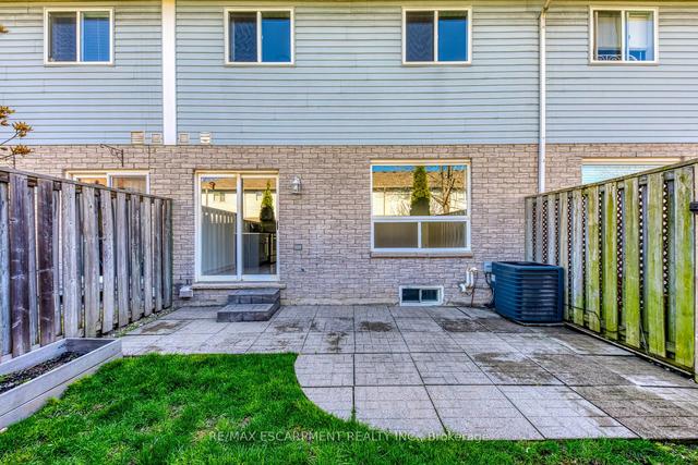 42 - 104 Frances Ave, Townhouse with 3 bedrooms, 2 bathrooms and 2 parking in Hamilton ON | Image 32