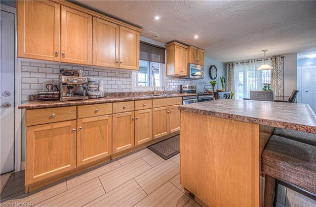 16 Blackwell Dr, House detached with 4 bedrooms, 2 bathrooms and 3 parking in Kitchener ON | Image 6