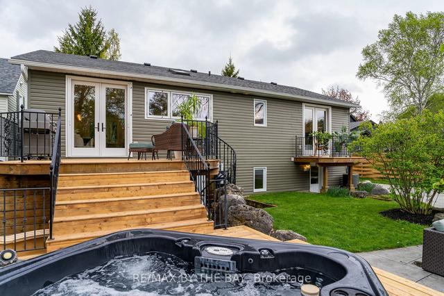310 Oak St, House detached with 2 bedrooms, 3 bathrooms and 7 parking in Collingwood ON | Image 5