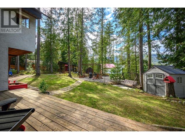 9039 Hummingbird Drive, House detached with 2 bedrooms, 2 bathrooms and 6 parking in Columbia Shuswap E BC | Image 44