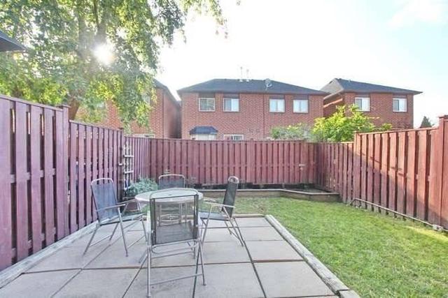 5 Goldenlight Circ, House attached with 3 bedrooms, 2 bathrooms and 2 parking in Brampton ON | Image 33