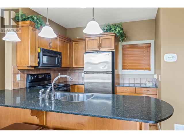 127 - 1795 Country Club Dr, House attached with 2 bedrooms, 2 bathrooms and null parking in Kelowna BC | Image 5