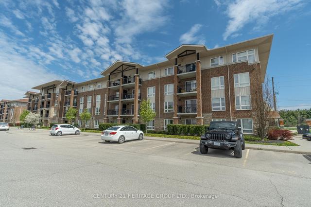 402 - 45 Kingsbury Sq, Condo with 2 bedrooms, 1 bathrooms and 1 parking in Guelph ON | Image 3