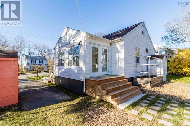 366 Alexander St, House detached with 2 bedrooms, 2 bathrooms and null parking in Windsor NS | Image 5