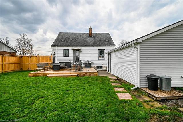 8802 Drake Ave, House detached with 4 bedrooms, 1 bathrooms and 5 parking in Niagara Falls ON | Image 27