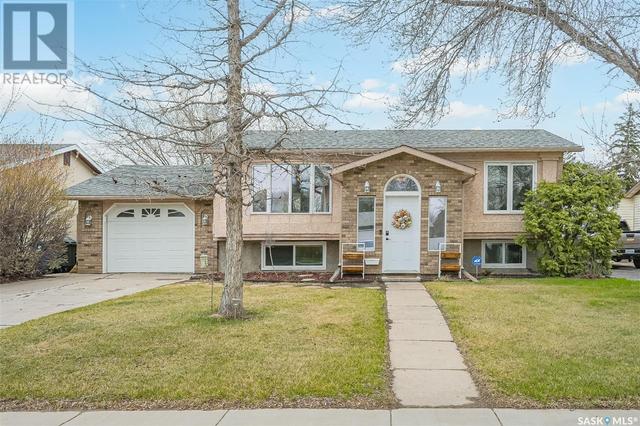 1705 Richardson Rd, House detached with 4 bedrooms, 2 bathrooms and null parking in Saskatoon SK | Image 1