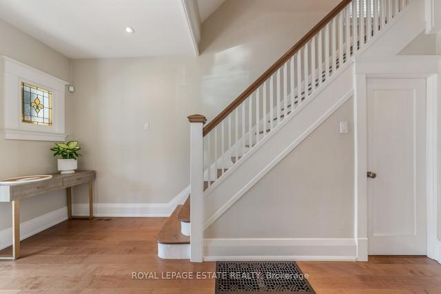 49 Kenilworth Ave, House detached with 4 bedrooms, 3 bathrooms and 2 parking in Toronto ON | Image 7
