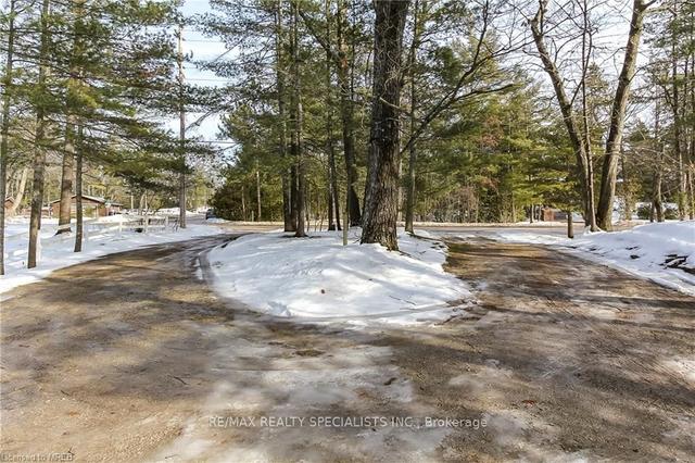 338 Oxbow Park Dr, House detached with 1 bedrooms, 2 bathrooms and 10 parking in Wasaga Beach ON | Image 23