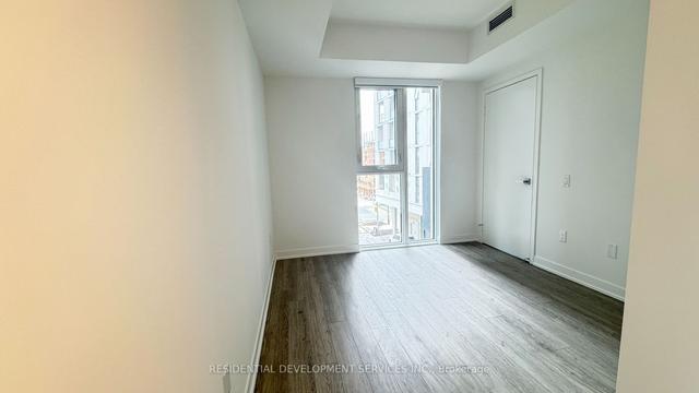 422 - 500 Wilson Ave, Condo with 2 bedrooms, 2 bathrooms and 0 parking in Toronto ON | Image 2