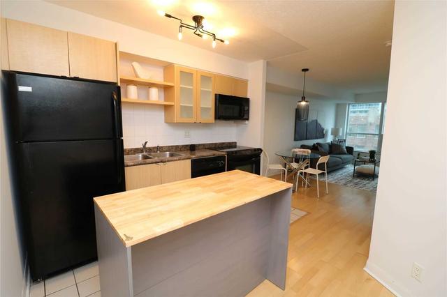 604 - 600 Fleet St, Condo with 1 bedrooms, 1 bathrooms and 1 parking in Toronto ON | Image 2