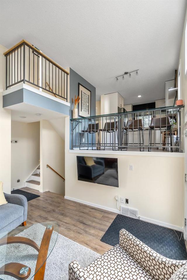 5 - 52 6 Street Ne, Home with 2 bedrooms, 2 bathrooms and 1 parking in Calgary AB | Image 10