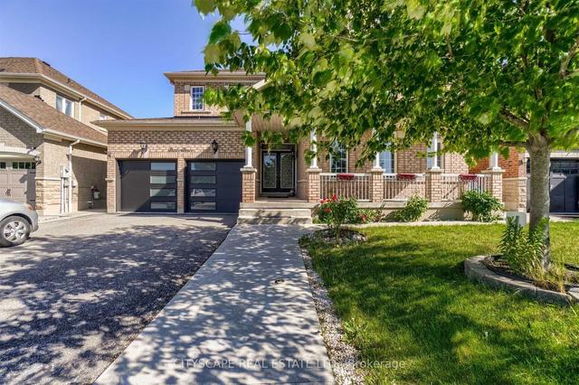 33 Huntspoint Dr, House detached with 4 bedrooms, 4 bathrooms and 3 parking in Brampton ON | Image 1