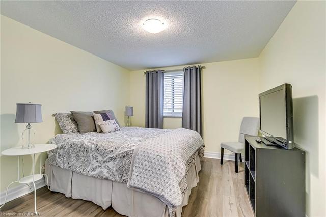 127 - 150 Gateshead Cres, House attached with 3 bedrooms, 1 bathrooms and 127 parking in Hamilton ON | Image 16