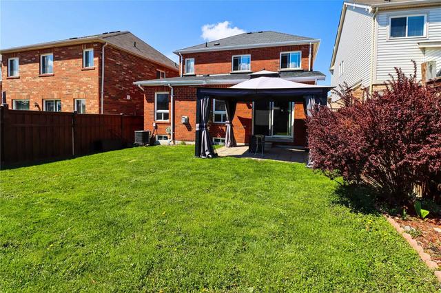 1449 Cordick St, House detached with 3 bedrooms, 3 bathrooms and 6 parking in Oshawa ON | Image 17