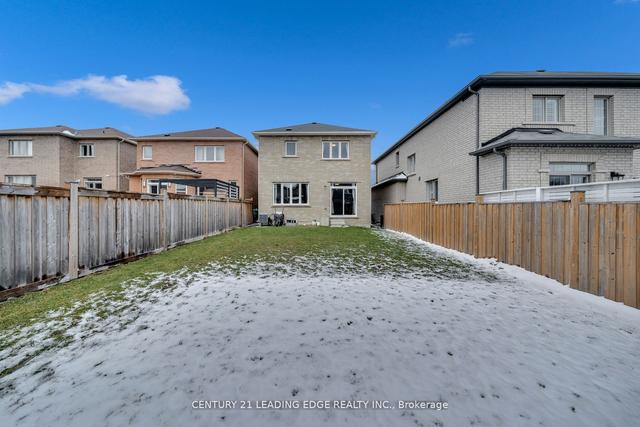 34 Noden Cres, House detached with 3 bedrooms, 3 bathrooms and 3 parking in Clarington ON | Image 24