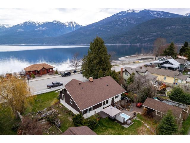 311 Front St, House detached with 3 bedrooms, 2 bathrooms and 4 parking in Kaslo BC | Image 1