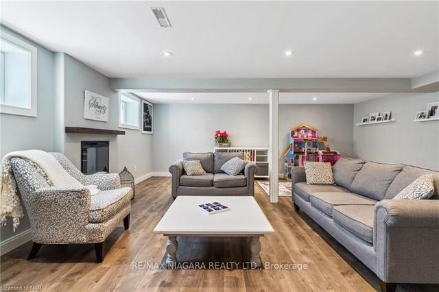 6 Sunrise Cres, House detached with 3 bedrooms, 2 bathrooms and 5 parking in Hamilton ON | Image 16