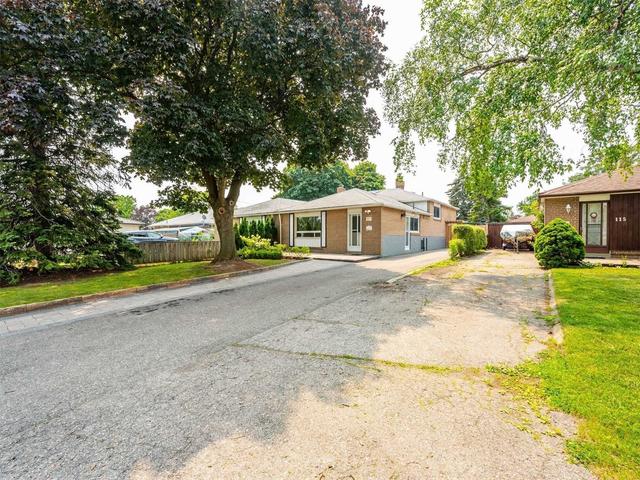 117 Aloma Cres, House semidetached with 3 bedrooms, 2 bathrooms and 4 parking in Brampton ON | Image 12