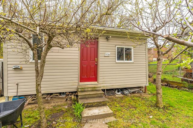 579 Rustic Rd, House detached with 3 bedrooms, 2 bathrooms and 12 parking in Toronto ON | Image 30