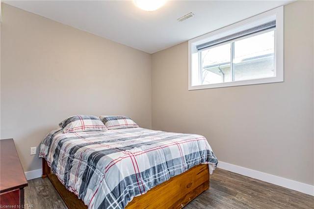 2580 Dundas St, House detached with 4 bedrooms, 3 bathrooms and 8 parking in London ON | Image 35
