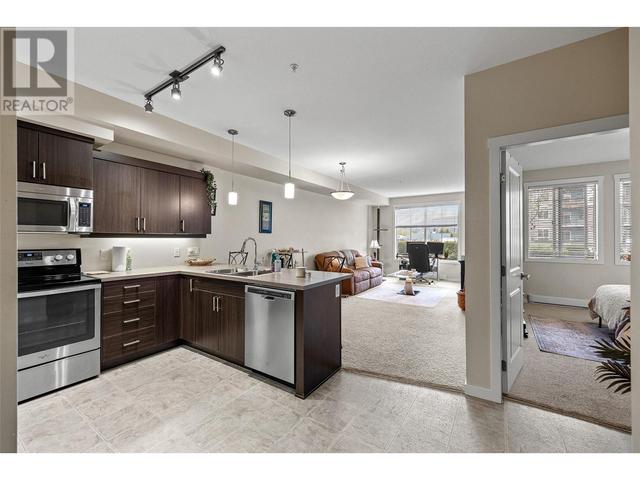 106 - 3733 Casorso Rd, Condo with 1 bedrooms, 2 bathrooms and 1 parking in Kelowna BC | Image 8