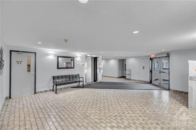 106 - 316 Lorry Greenberg Dr, Condo with 1 bedrooms, 1 bathrooms and 1 parking in Ottawa ON | Image 3