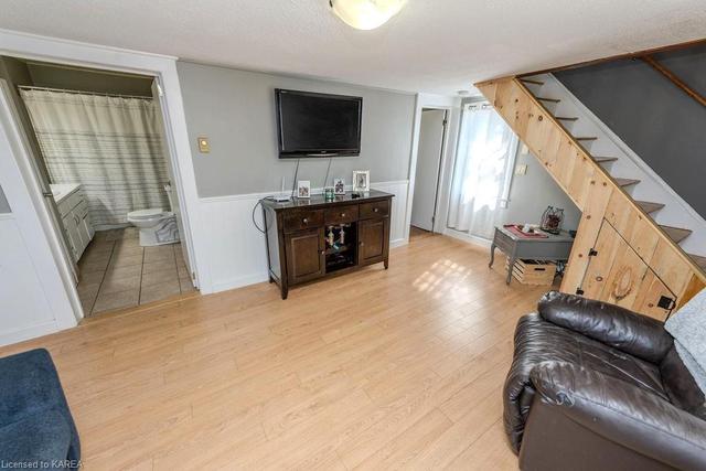 5437 Goodrich St, House detached with 2 bedrooms, 1 bathrooms and 6 parking in South Frontenac ON | Image 6
