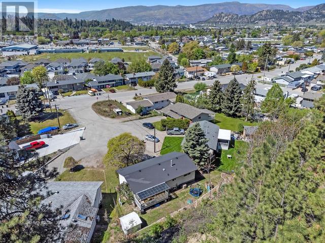963 Fuchsia Rd, House detached with 5 bedrooms, 2 bathrooms and 3 parking in Kelowna BC | Image 30
