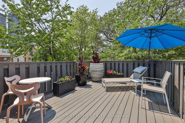 50 Beverley St, House attached with 3 bedrooms, 3 bathrooms and 1 parking in Toronto ON | Image 16