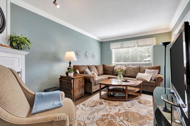 4 Canning Cres, House detached with 4 bedrooms, 3 bathrooms and 4 parking in Cambridge ON | Image 3