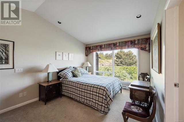 4050 Lockehaven Dr E, House detached with 4 bedrooms, 4 bathrooms and 6 parking in Saanich BC | Image 38