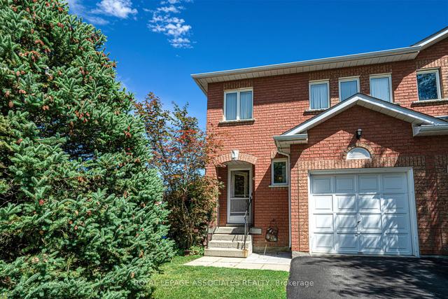 42 - 200 Cresthaven Rd, Townhouse with 3 bedrooms, 2 bathrooms and 2 parking in Brampton ON | Image 1
