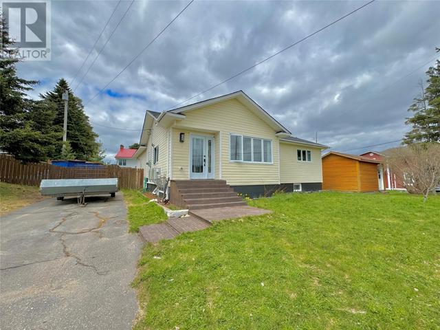 7 Pinetree Rd, House detached with 3 bedrooms, 1 bathrooms and null parking in Glovertown NL | Image 1