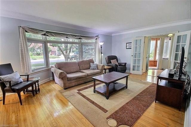 186 East Ave, House detached with 4 bedrooms, 2 bathrooms and 6 parking in Kitchener ON | Image 4