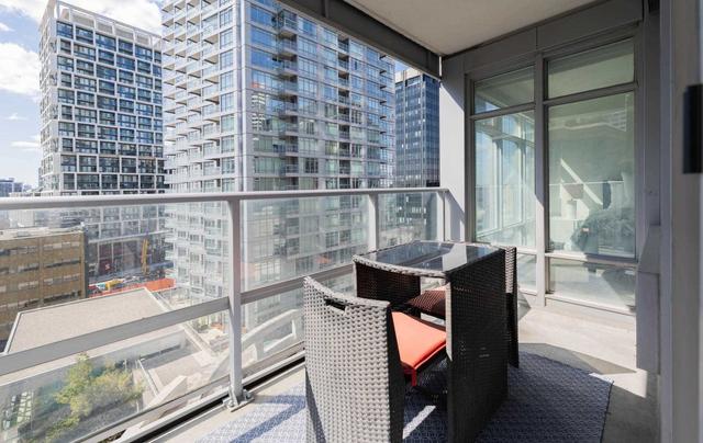1002 - 2191 Yonge St, Condo with 2 bedrooms, 2 bathrooms and 1 parking in Toronto ON | Image 10