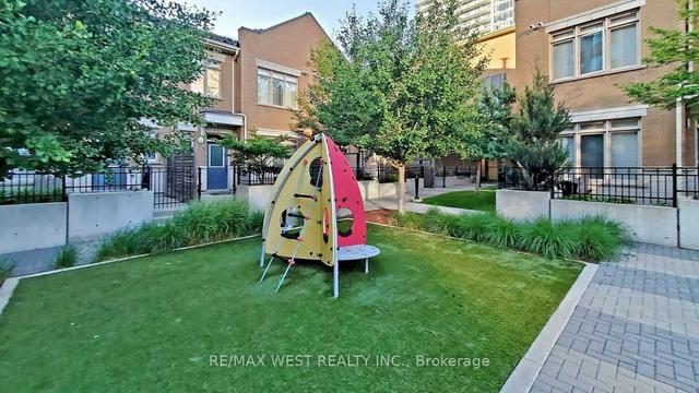 129 - 383 Prince Of Wales Dr, Townhouse with 3 bedrooms, 3 bathrooms and 2 parking in Mississauga ON | Image 28