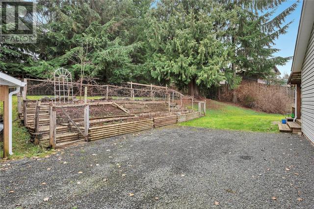 4199 Enquist Rd, House detached with 3 bedrooms, 2 bathrooms and 10 parking in Strathcona D (Oyster Bay   Buttle Lake) BC | Image 30