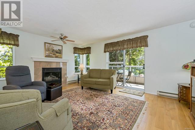 301 - 1500 Elford St, Condo with 2 bedrooms, 2 bathrooms and 1 parking in Victoria BC | Image 3