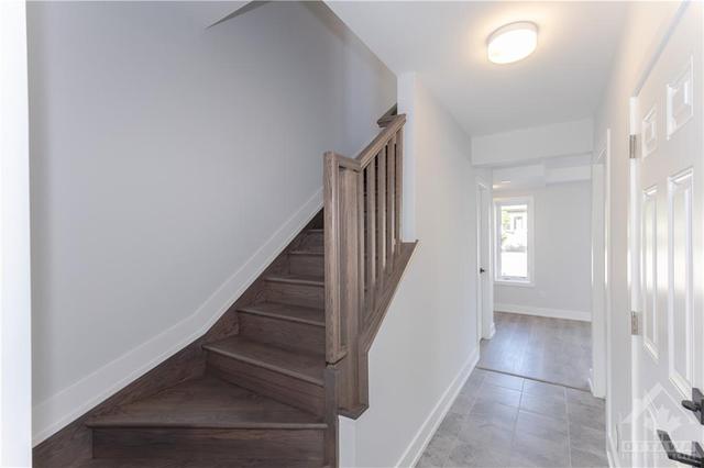 748 Kinstead Private, Townhouse with 3 bedrooms, 3 bathrooms and 2 parking in Ottawa ON | Image 4